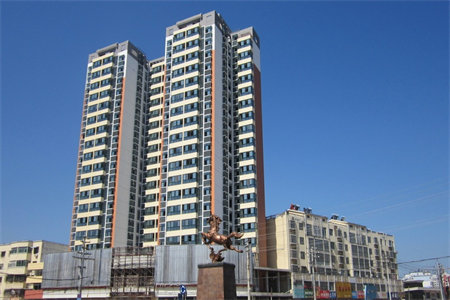 佛山小学华龙西苑电梯17楼两室可改三室证满2年可分期58万